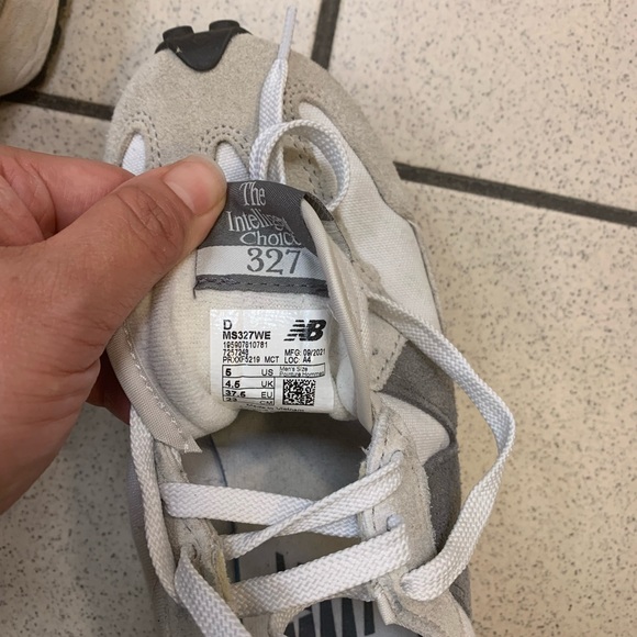Unisex New Balance 327 shoes - Picture 3 of 5